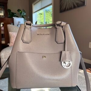 Michael Kors crossbody leather bag